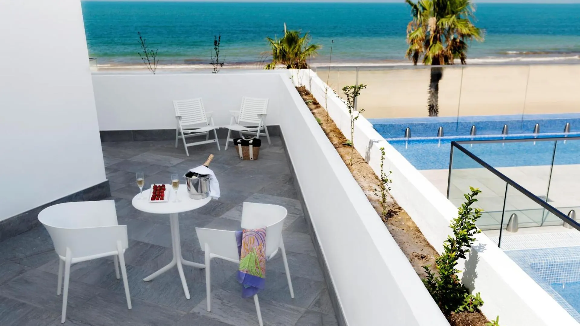 Hotel Agaro Chipiona 4*,